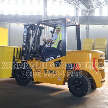xe nâng dầu CPCD45-50EL